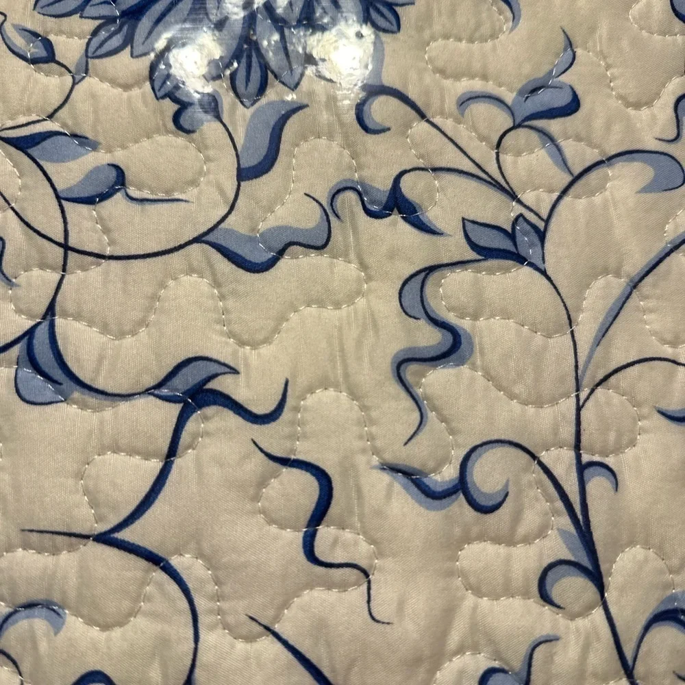 Hotel at home Queen 3pc Quilt set Blue floral print